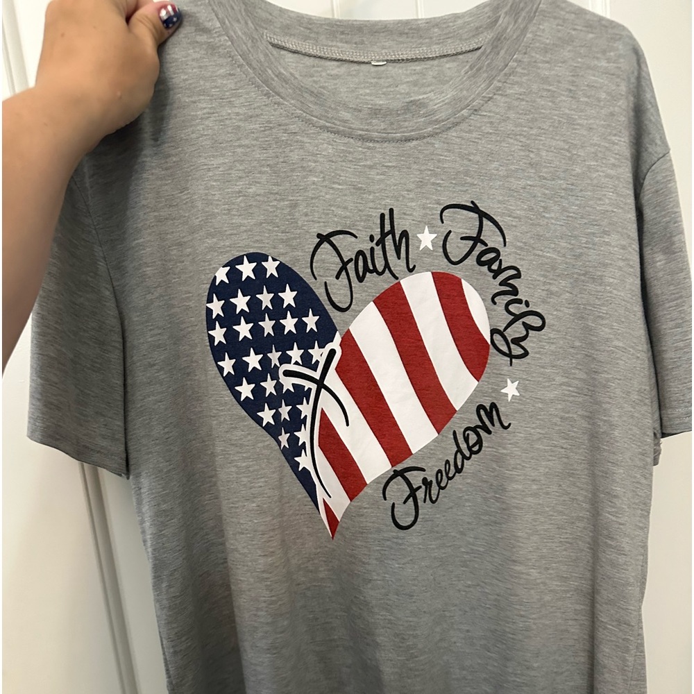 Faith & Family Tee Shirt Size Large